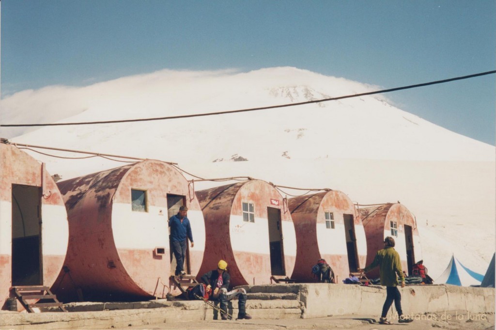 Barrels, 3.800 mts., con el Elbrus cubierto